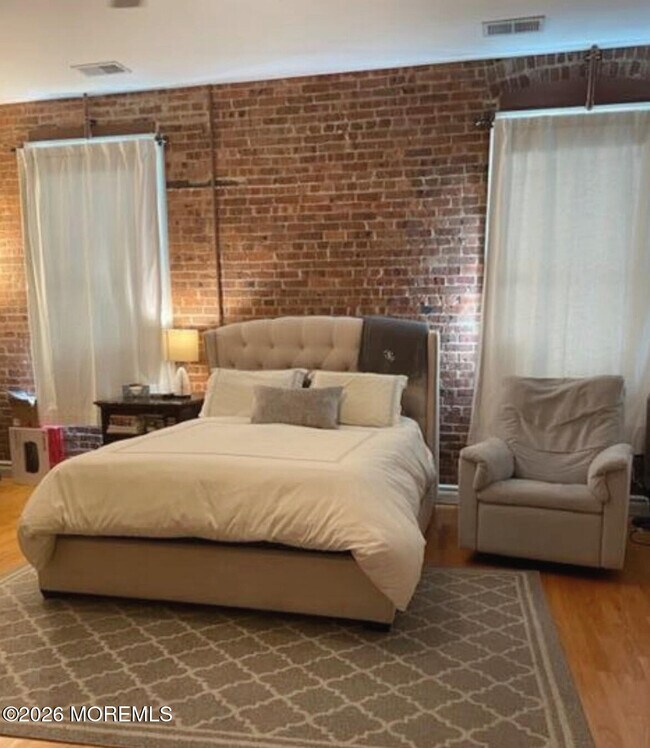 8 E Front St Unit 303