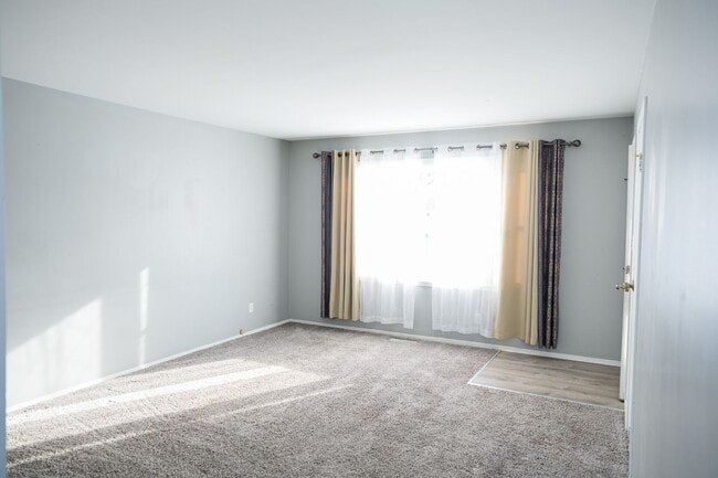 Photo - 2 bed 1 bath Duplex in Portage