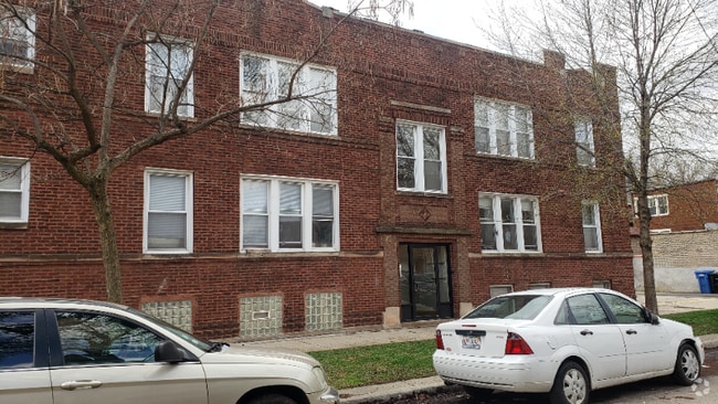 Building Photo - 3711 W School St Rental