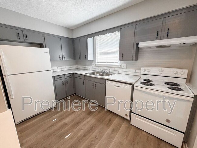 Photo - 219 N Oak Dr