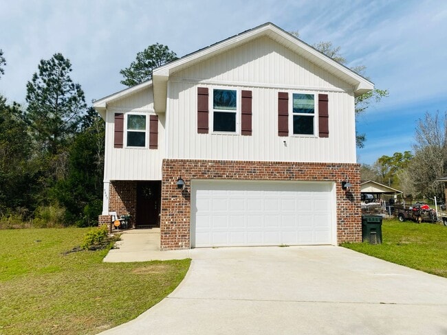 Building Photo - Functional 2-Story Design | 4BR + 2.5BA | Quick Access to I-10