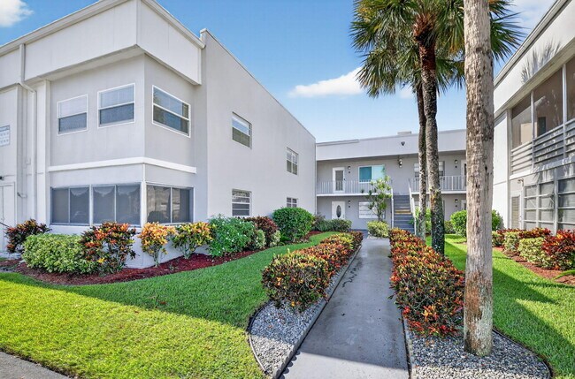 Photo - 184 Burgandy Way