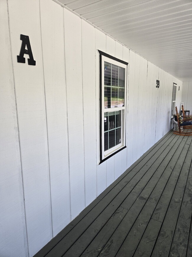 Photo - Oversized ONE Bedroom *HALF OFF YOUR FIRST... Unit A