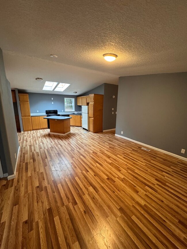 Photo - 4 BR/2 BA Rural Retreat Near Battle Ground with Master Suite & Large Yard