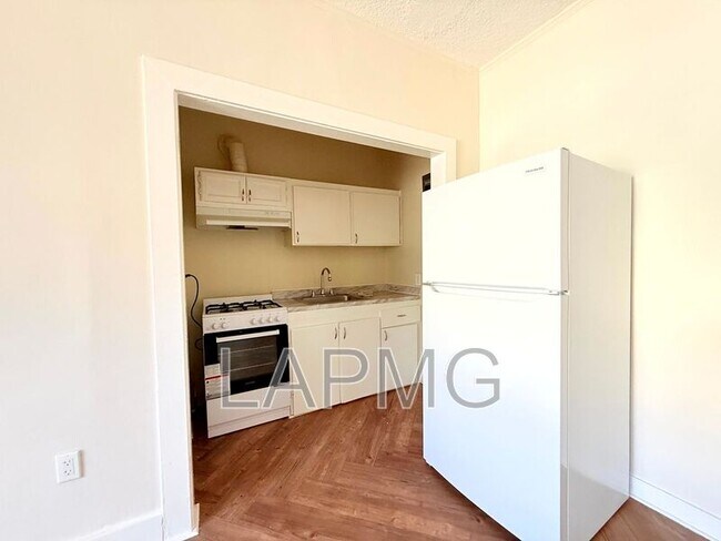 Photo - 1614 N Kenmore Ave