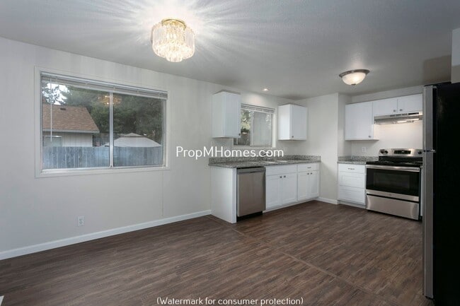 Photo - Quaint Ranch Style Home with Fenced Yard!