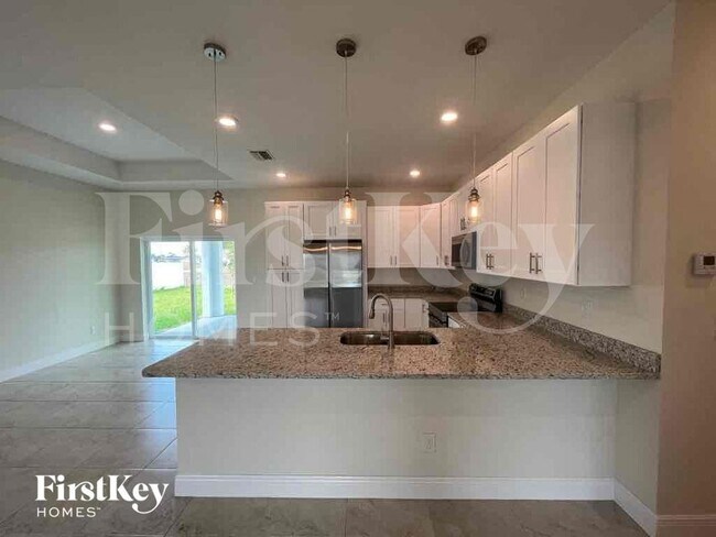 Photo - 633 NW 28th St