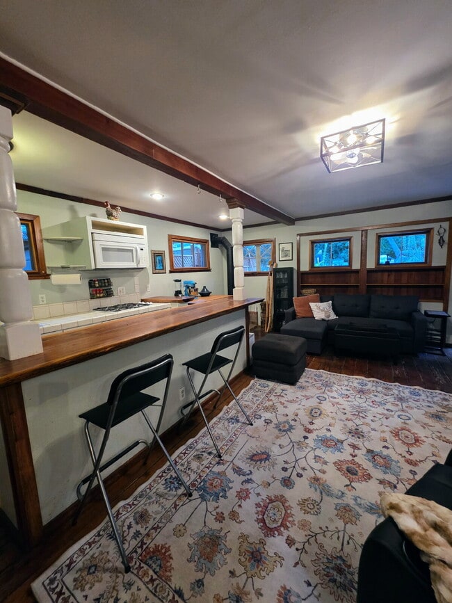 Building Photo - The Carriage House – Furnished Two Bedroom... Unit C