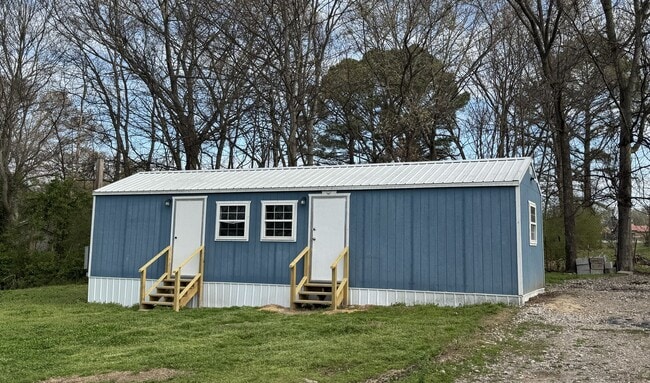 Building Photo - Tiny Home in Newark! Small dog allowed