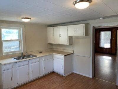 Photo - 128 E Perry St