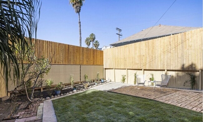 Photo - 211 1/2 S Burlington Ave