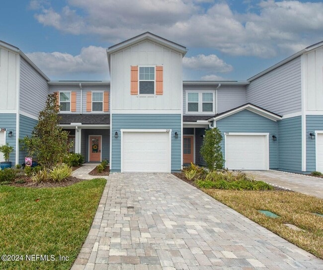 Photo - 215 Pine Bluff Dr