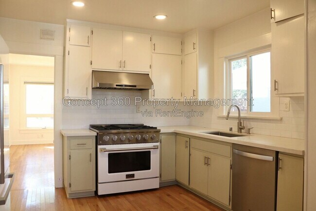 4727 E Colorado St Unit B