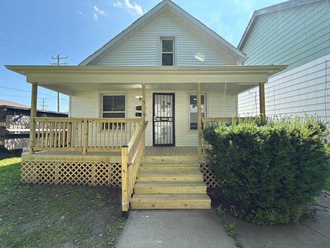 Renovated 3-Bedroom Home – We Welcome Sect... - Renovated 3-Bedroom Home – We Welcome Sect...