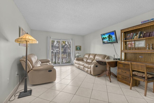 Photo - 4141 Collins Ave