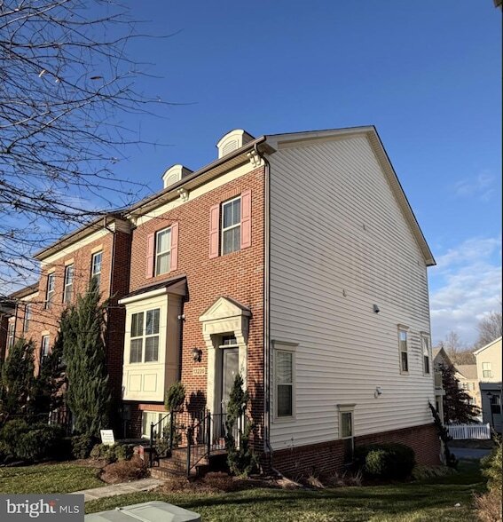 Photo - 13220 Tivoli Lake Blvd