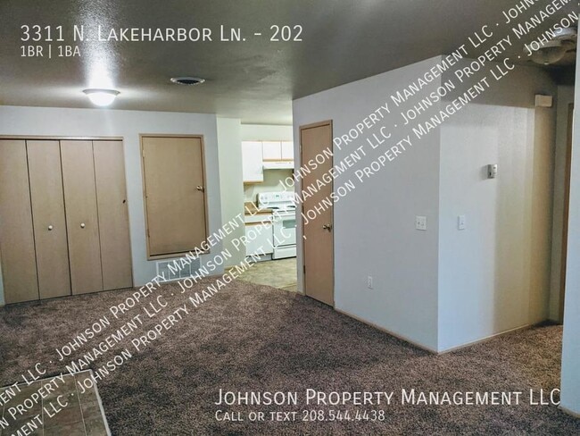 Photo - 3311 N Lakeharbor Ln Unidad 202