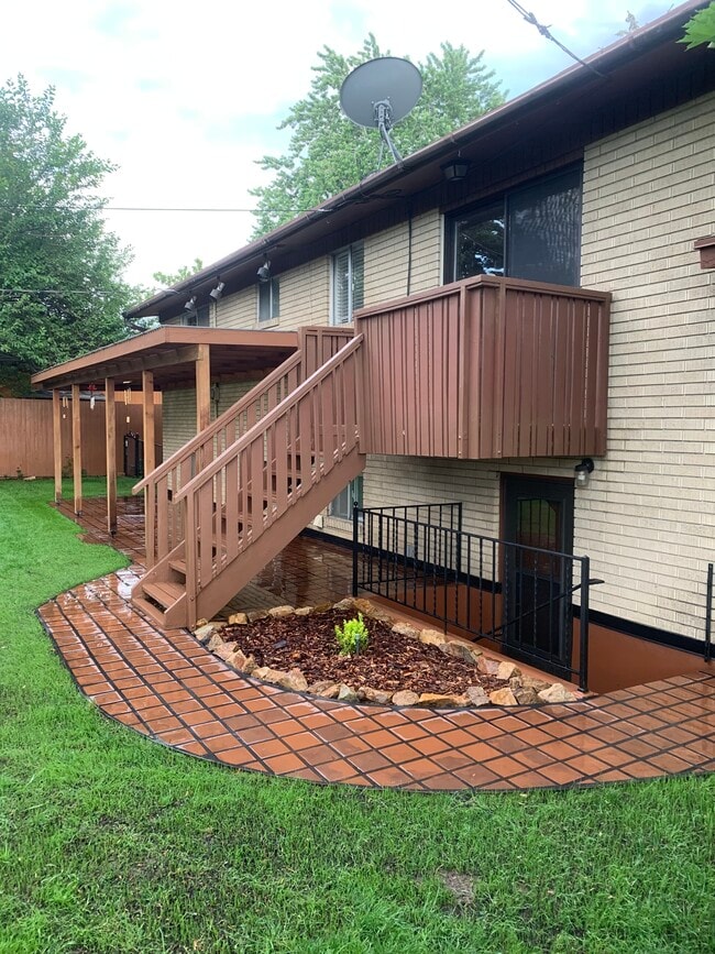 Photo - 851 E Newbold Cir