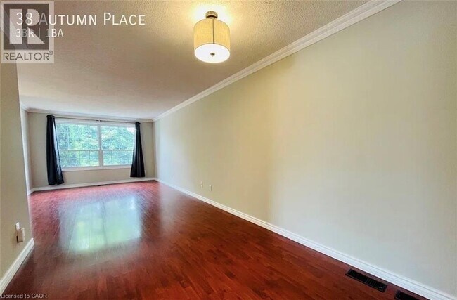 Photo - 38 Autumn Pl