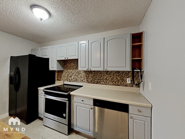 62 Woodland Rd SW