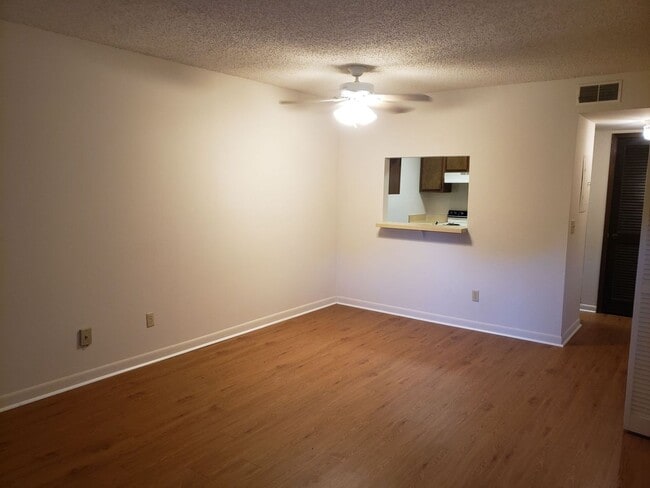 Photo - Spacious 1 Bedroom, 1.5 Bath Townhouse – Minutes from Nashville Unit 298H