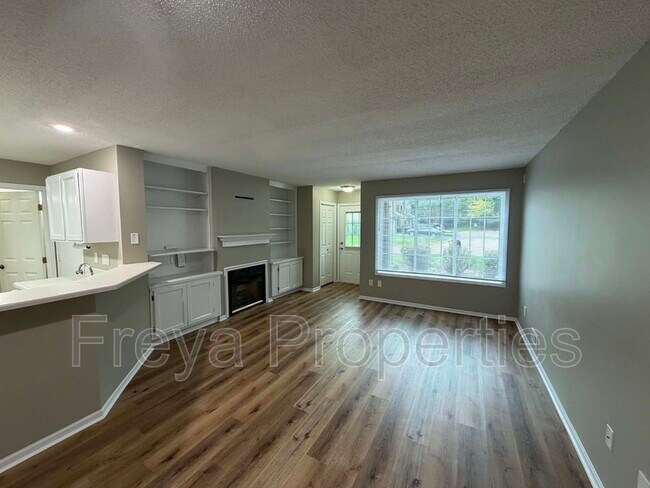 Photo - 6855 Woodland Ave