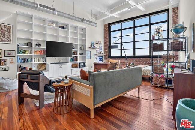 Photo - 1850 Industrial St Unit 606