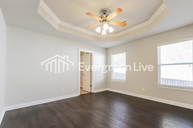 Photo - 308 S Ozark St