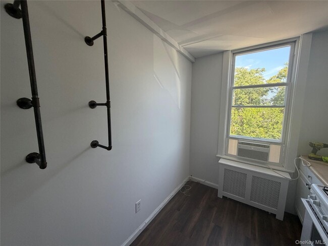 37 E Main St Unit 201