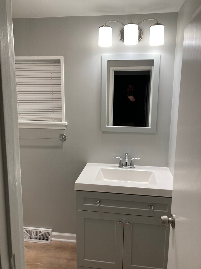 Photo - 319 Camp Horne Rd