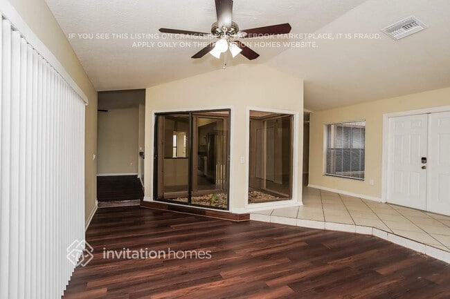 Photo - 8907 68th Ave E