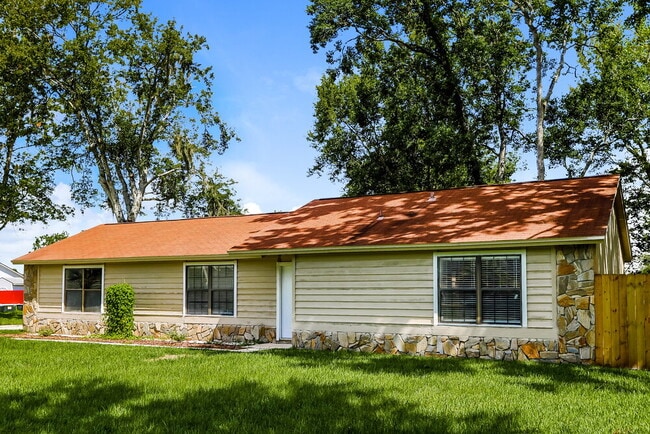 2212 Albury Ct