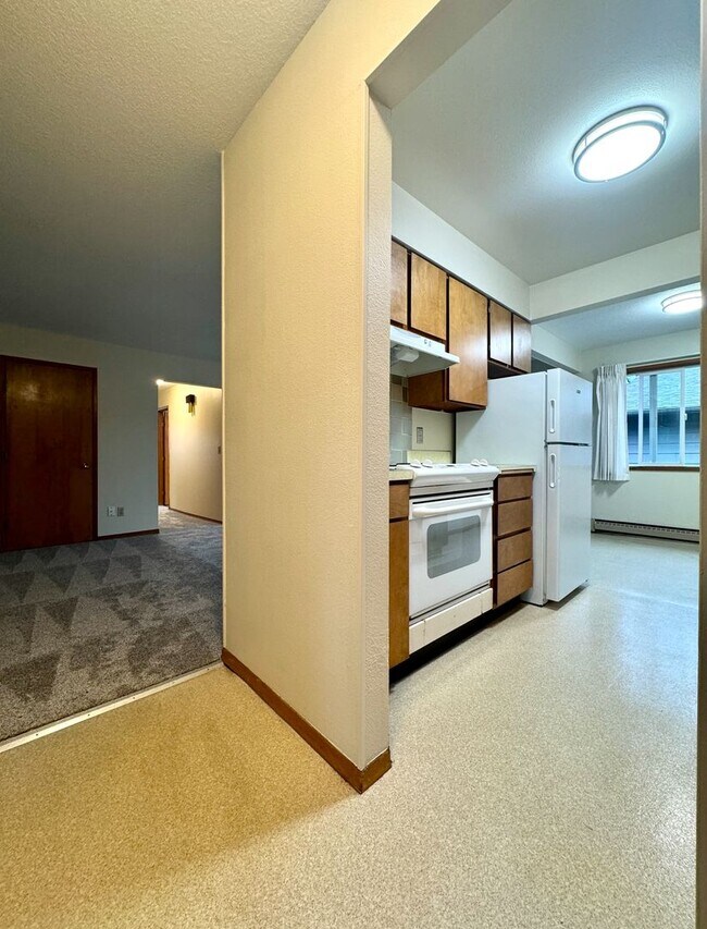 Photo - Vintage Irvington Top Floor 2 Bed~ Off Str... Unidad 1808