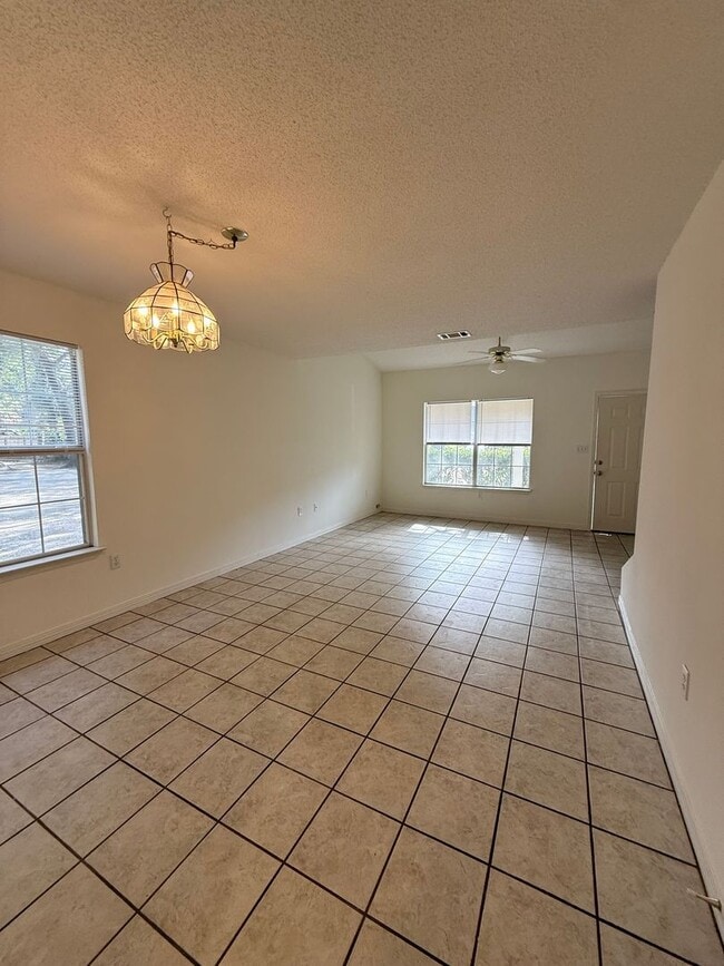 Photo - New Listing!