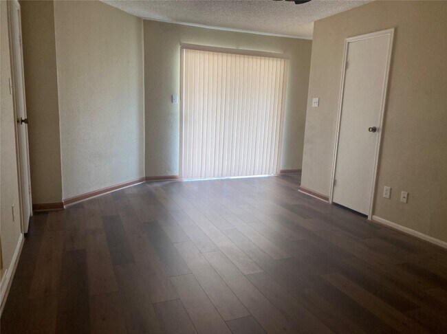 Photo - 2120 El Paseo St Unidad 102