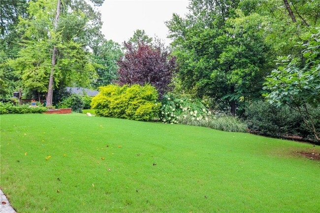 Photo - 2305 Vistamont Dr