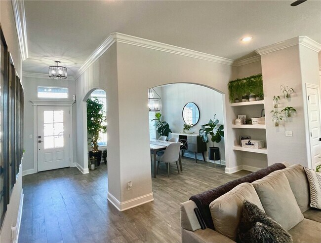 Photo - 2014 W Chandler Ave