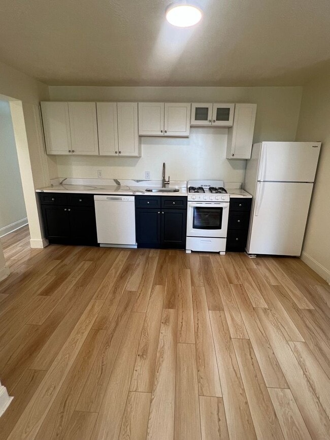 Photo - 234 Meyran Ave Unit 1st floor