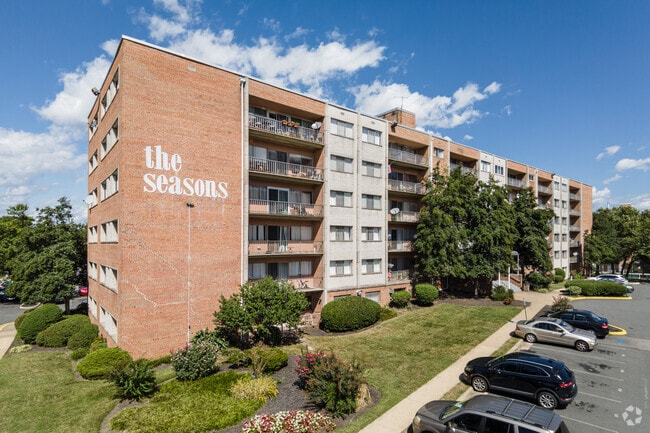 Photo - The Seasons Apartamentos