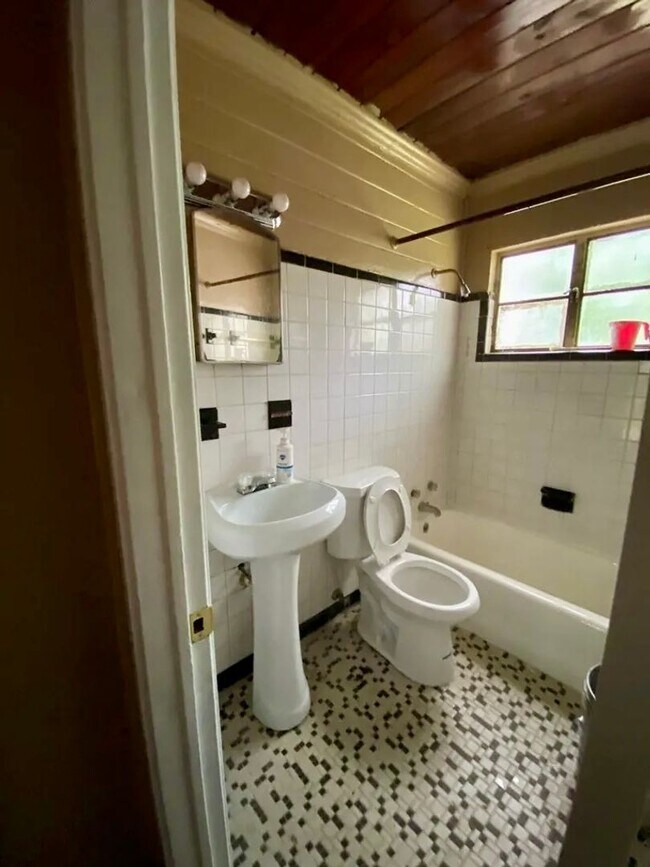 Photo - 311 S Cleveland St