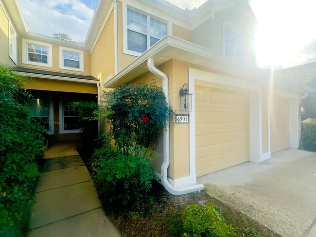 Building Photo - Spacious 2Bed/ 2Bath Condo With Office and 1-Car Garage - Bartram Park - Available NOW!