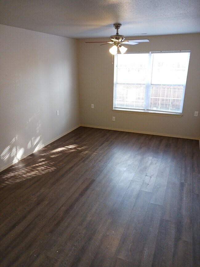 Crown Pointe/Wolfe Run Apartments Duenweg, MO