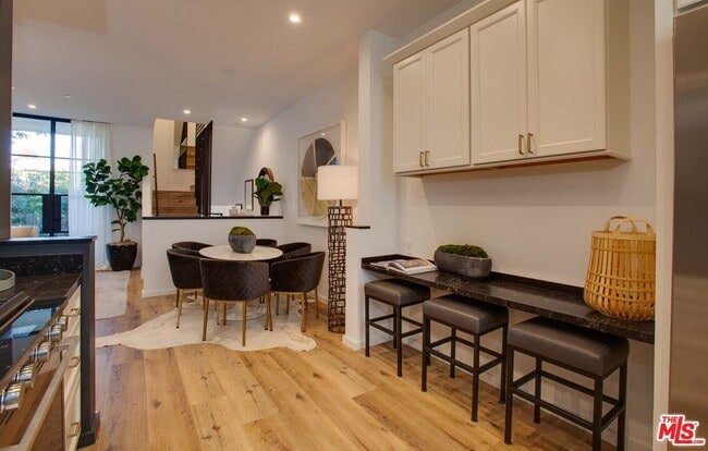 Photo - 1256 N Las Palmas Ave