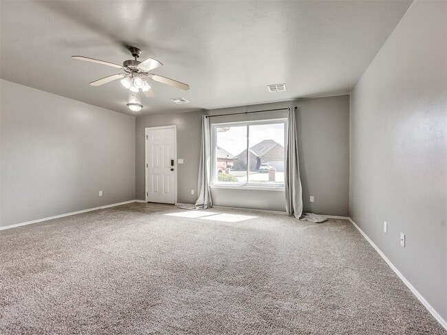 Photo - 609 E Linden Ln