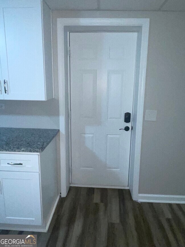 Photo - 310 Harris Manor Dr SW Unit B