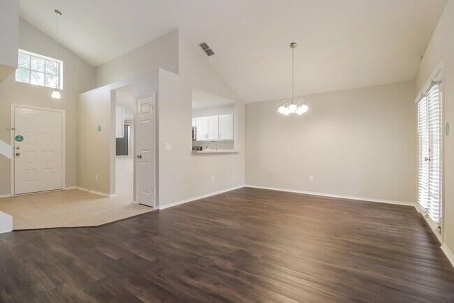 766 Meadowside Ct