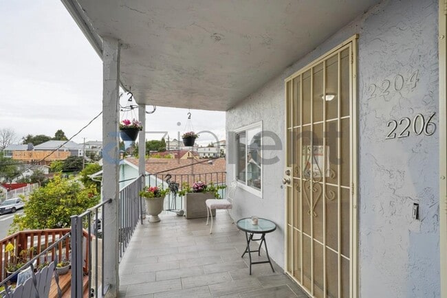 Photo - 2204 E 24th St