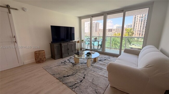 Photo - 100 Bayview Dr Unit 431