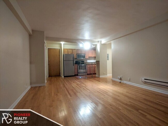 Photo - 4180 N Marine Dr Unit 104