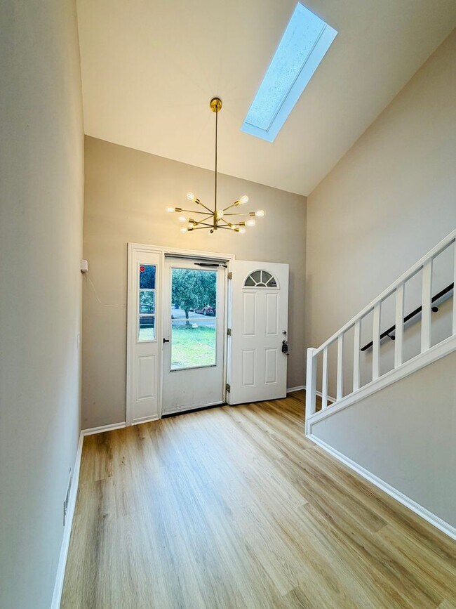 11 Saffron Dr